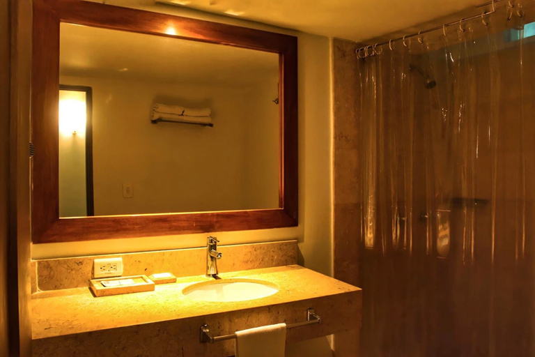 Bathroom 4, Hotel Oceania Cartagena, Cartagena de Indias