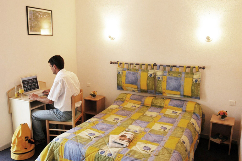Bedroom 4, Hôtel Esplanade Eden, Hautes-Pyrénées