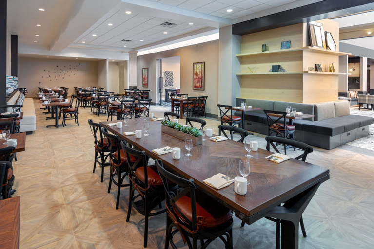 Food & Drinks 5, Hilton Charlotte Airport, Mecklenburg
