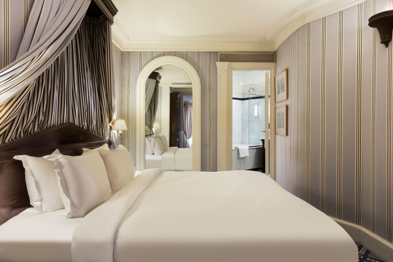 Bedroom 3, Le Dokhan’s Paris Arc de Triomphe, a Tribute Portfolio Hotel, Paris