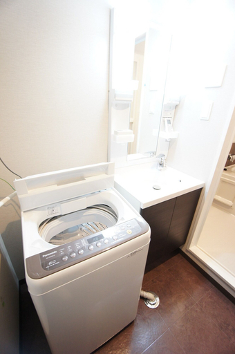 Bathroom 3, Piece Chitose S1, Chitose