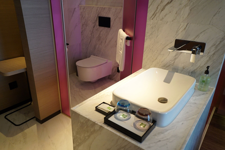 Bathroom 5, ibis Styles Suqian Sihong South Hengshan Road Hotel, Suqian