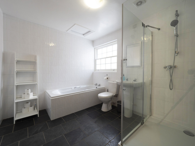 Bathroom, New Street, Kent