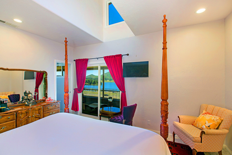 Bedroom 2, Quiet Mind Mountain Lodge, Retreat and Spa, San Diego