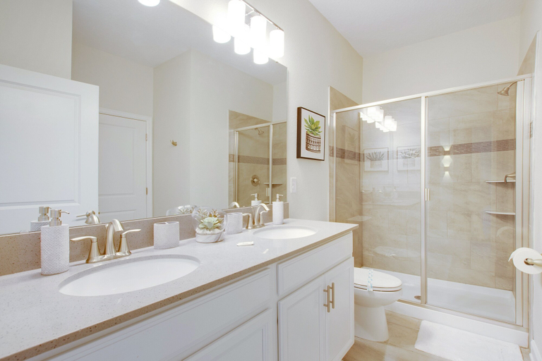 Bathroom 3, 9 Bed 5 Ba Villa with Games, Pool & Spa, Osceola