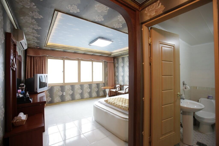 Bathroom 4, Pattaya Motel, Geoje