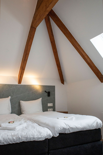 Bedroom 2, Spoorzicht Long Stay Apartments, Loppersum