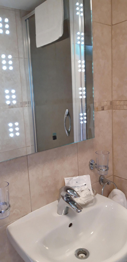Bathroom 4, Trelawne Garden Annexe, Cornwall