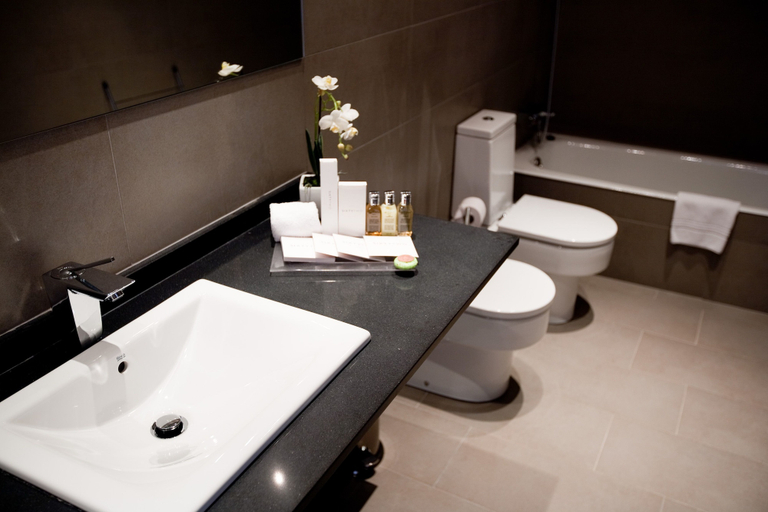 Bathroom 5, Apartments Sixtyfour, Barcelona