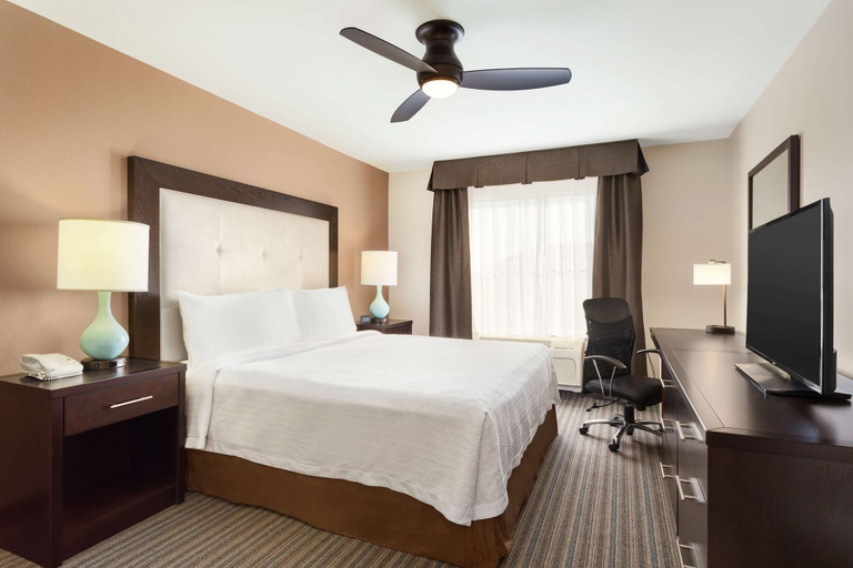 Bedroom 3, Homewood Suites by Hilton Fargo, Cass