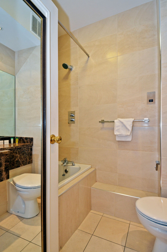 Bathroom 5, The Ardilaun Hotel