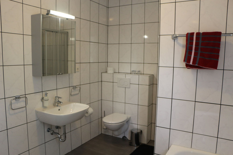 Bathroom 3, Haus Gretchen Alpen, Wesel