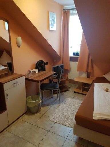 Bedroom 5, Schweizer Stubb, Kaiserslautern