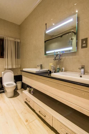 Bathroom, Stay.Plus Diani Luxurious Villa, Msambweni