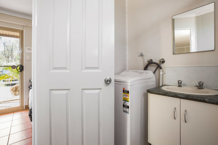 Bathroom 3, Karratha Caravan Park, Roebourne