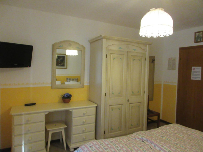 Bedroom 3, Albergo Garni Defrancesco, Trento