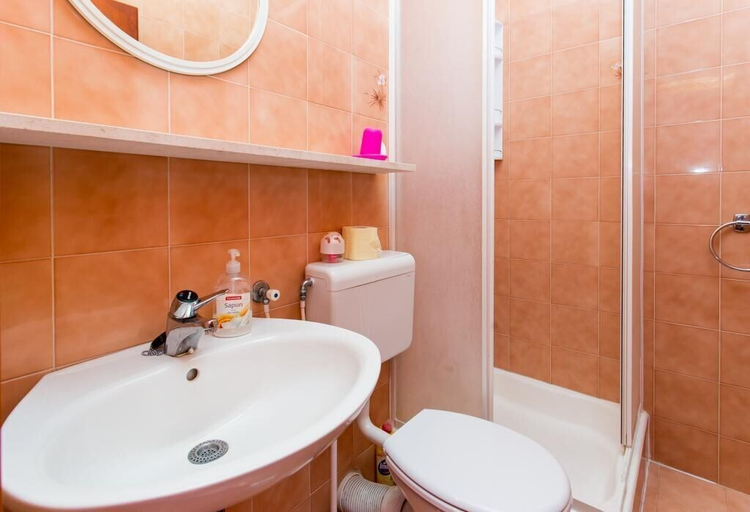 Bathroom 3, Apartments Neve, Pojezerje