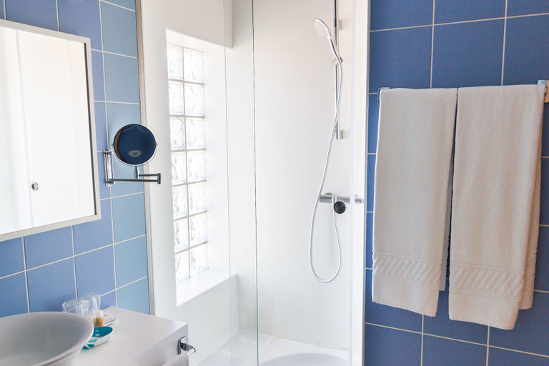 Bathroom 5, Boutique Hotel Casa do Outeiro - Arts & Crafts, Batalha