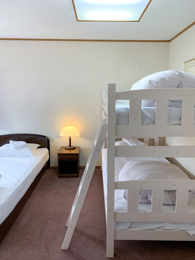 Bedroom 2, The Niseko Ski Lodge - Higashiyama, Niseko