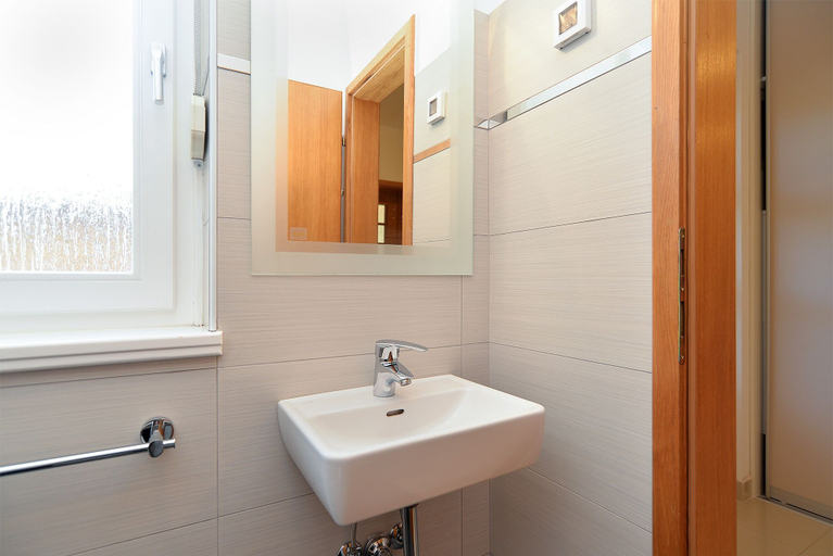 Bathroom 3, Apartment 1966, Umag