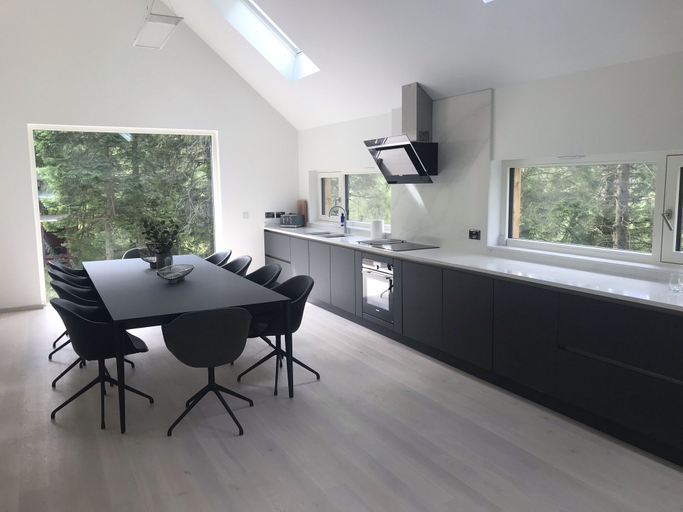 Others 5, An Caisteal Lodge With Cascading Waterfall View, Stirling