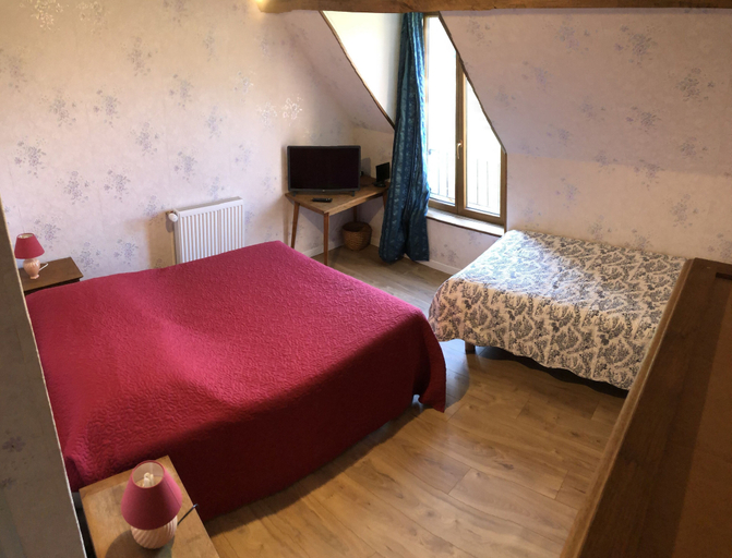 Bedroom 3, La Jonquière, Sarthe