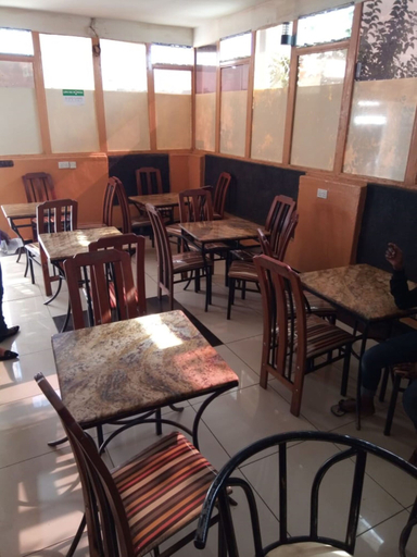 Food & Drinks 5, Maates Hotel, Makadara