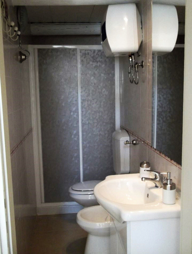 Bathroom, Masseria di Benedetto, Brindisi