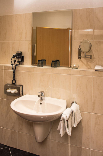 Bathroom 4, Parkhotel Ahrbergen, Hildesheim