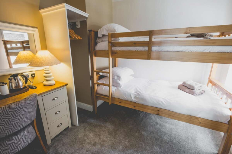 Bedroom 2, The Kings Arms, Cornwall