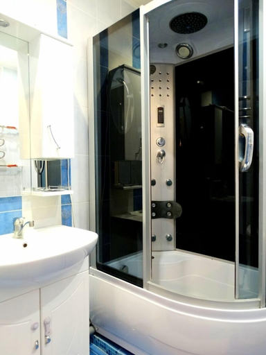 Bathroom 3, Inndays on Miheeva 19-202, Tula