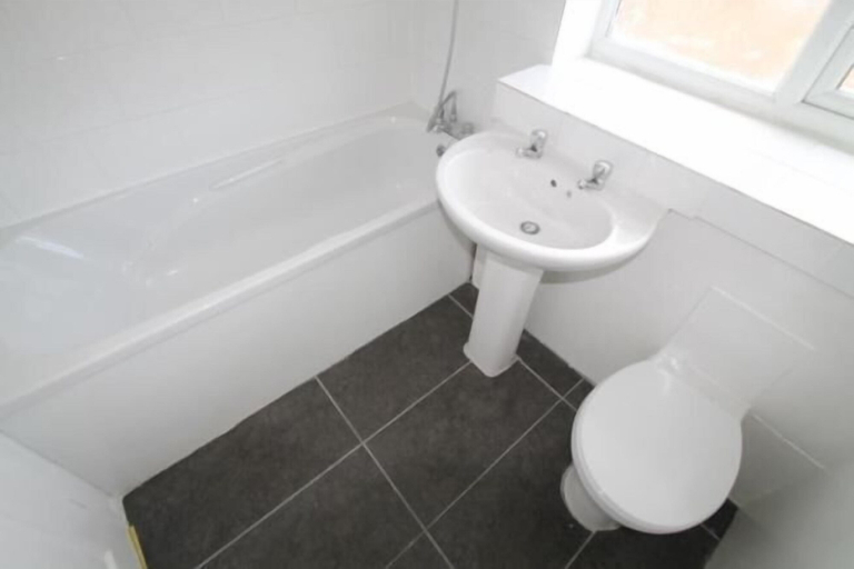 Bathroom, Mariskals, Essex