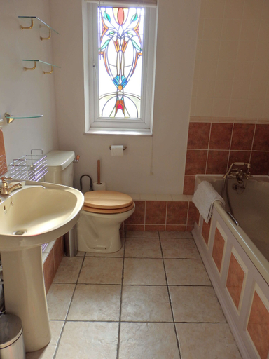 Bathroom, Rosehip Cottage, Somerset