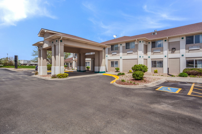 Exterior & Views 21