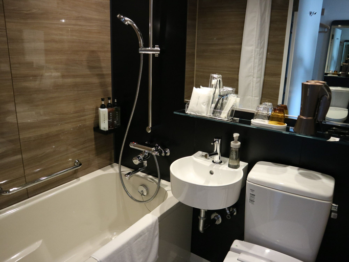 Bathroom 5, HOTEL ELCIENT OSAKA UMEDA, Osaka