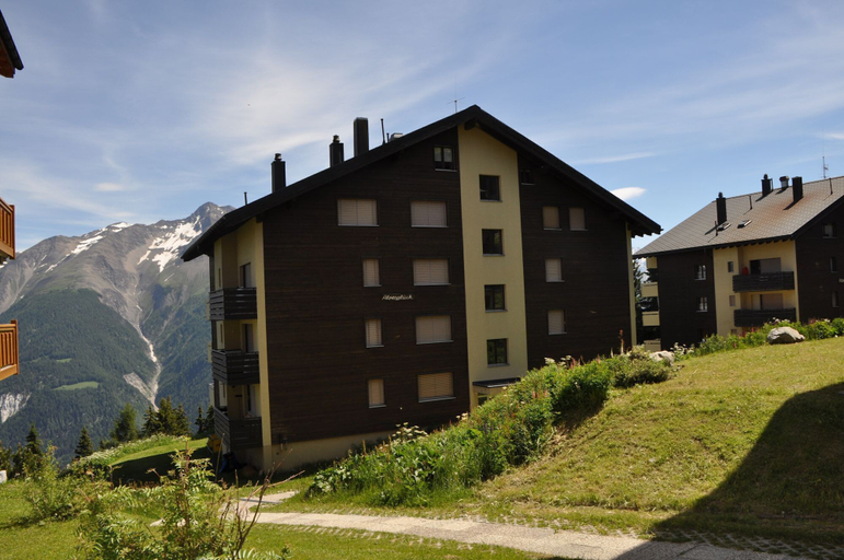 Exterior 4, Alpenglück 43, Raron