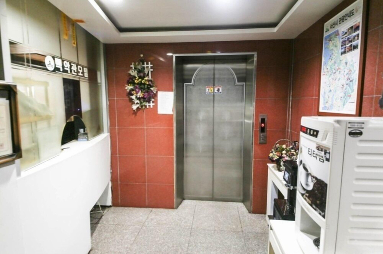 Others 5, Whitehouse Motel, Seosan