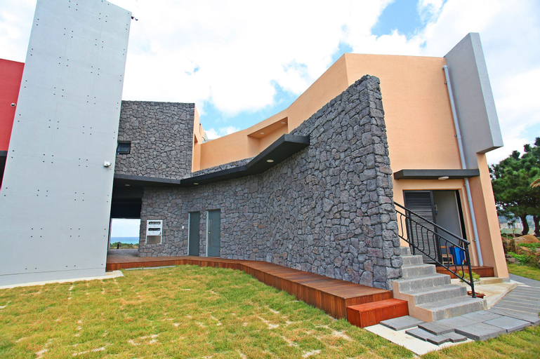 Sea and Star Pension, Jeju