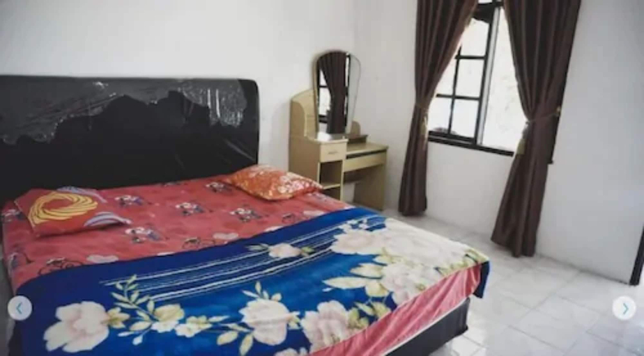 Bedroom 2, Marroan Guest House, Samosir