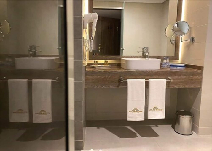 Bathroom, Atlas Saiss, Fès