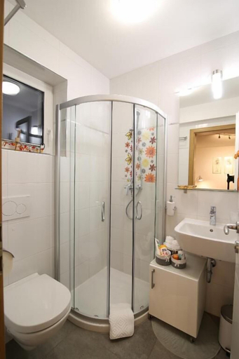 Bathroom 4, 7thmill Apartments, Šenčur