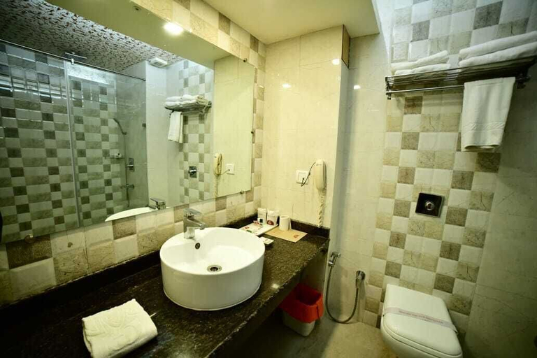 Bathroom 3, Grand Continental Hotel , Kaushambi
