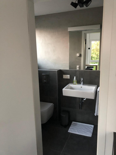 Bathroom 4, Kruft-apps, Mayen-Koblenz