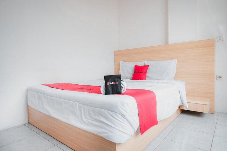 Bedroom 2, Formerly Reddoorz Plus @ Otista Raya Ciputat, South Tangerang