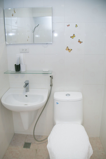 Bathroom 2, Garden House 152, Tainan