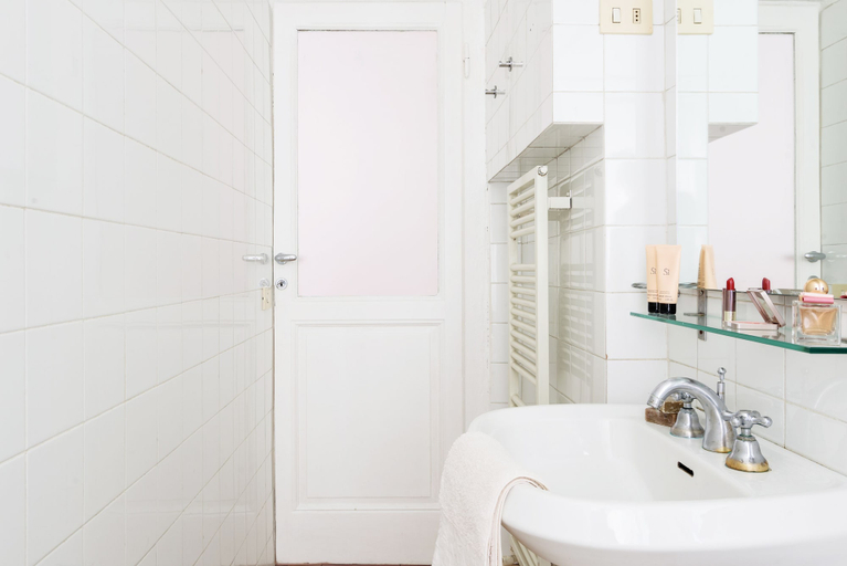 Bathroom 3, Siri Master Guest apartment, Milano