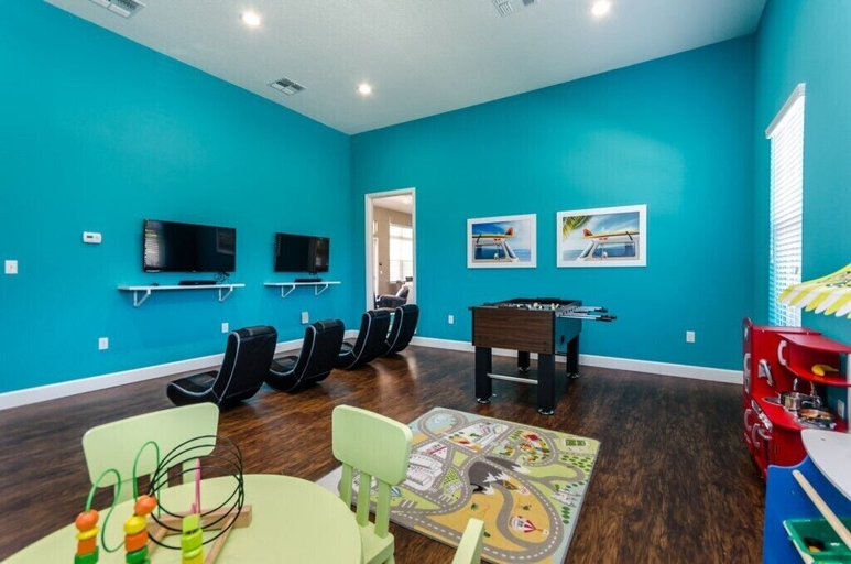 Others 5, Lucaya Village Resort 4 Bdrm, Orange