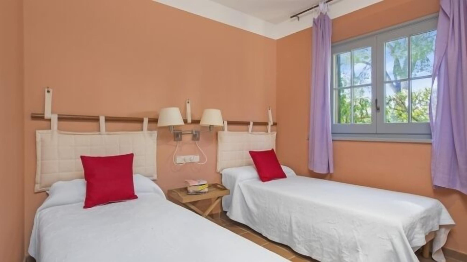 Bedroom 2, Villa Pastora 2, Girona