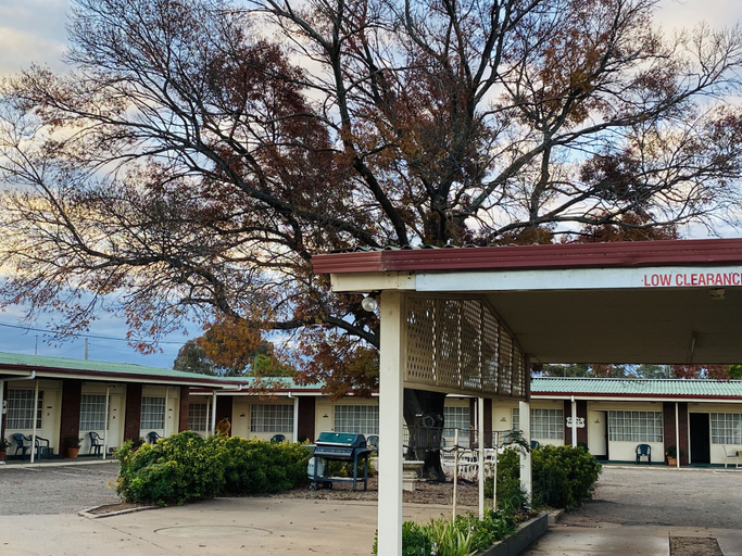 Exterior & Views 2, County Lodge Motor Inn, Bland