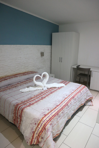 Bedroom 4, Torquemada Beach Club, Barletta-Andria-Trani